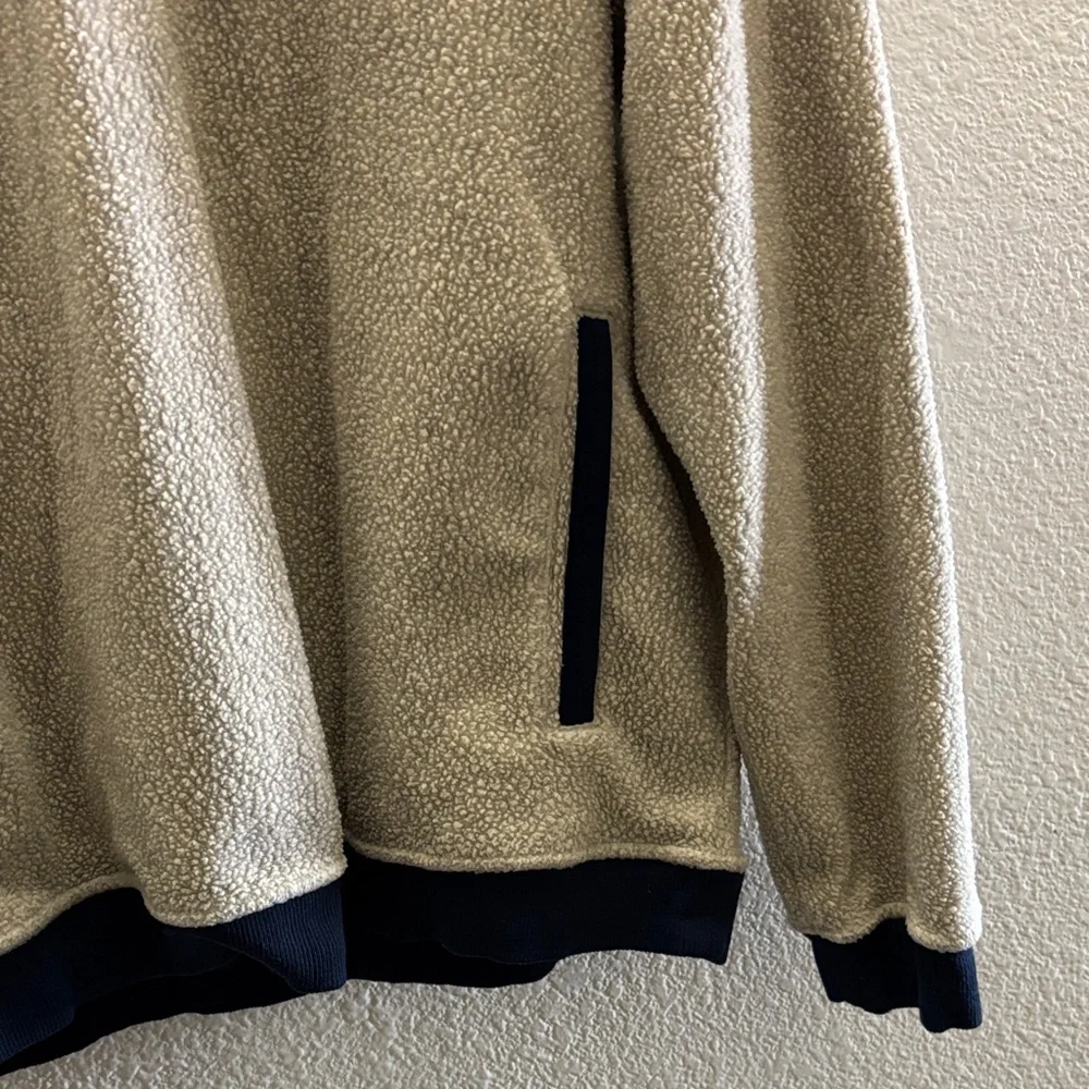Patagonia Men's Zip-Up Sweater in Beige and Navy - Picture 3 of 4
